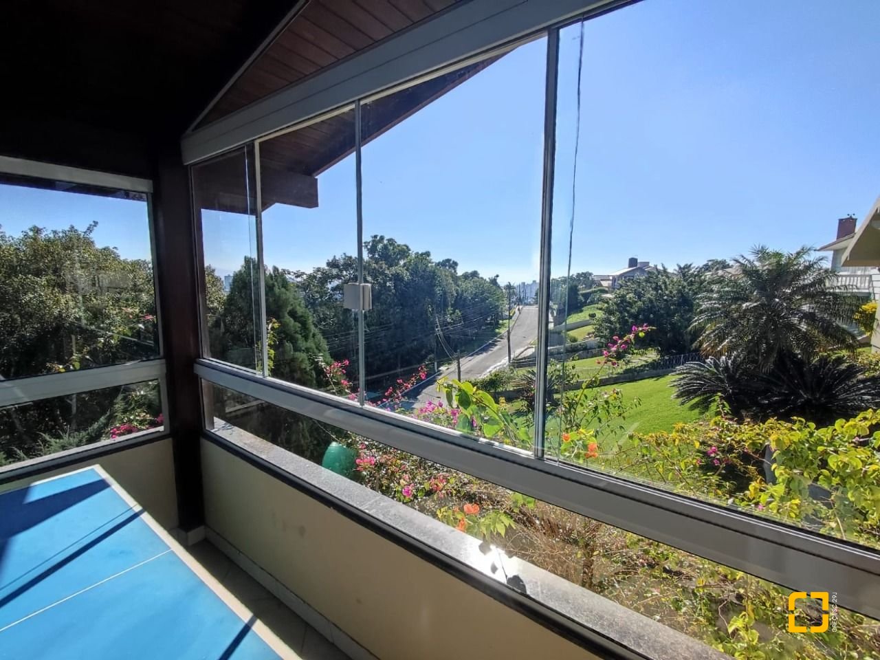 Casa de Condomínio com 287m², 6 quartos (sendo 4 suítes), 3 garagens, no bairro Bosque das Mansões em São José