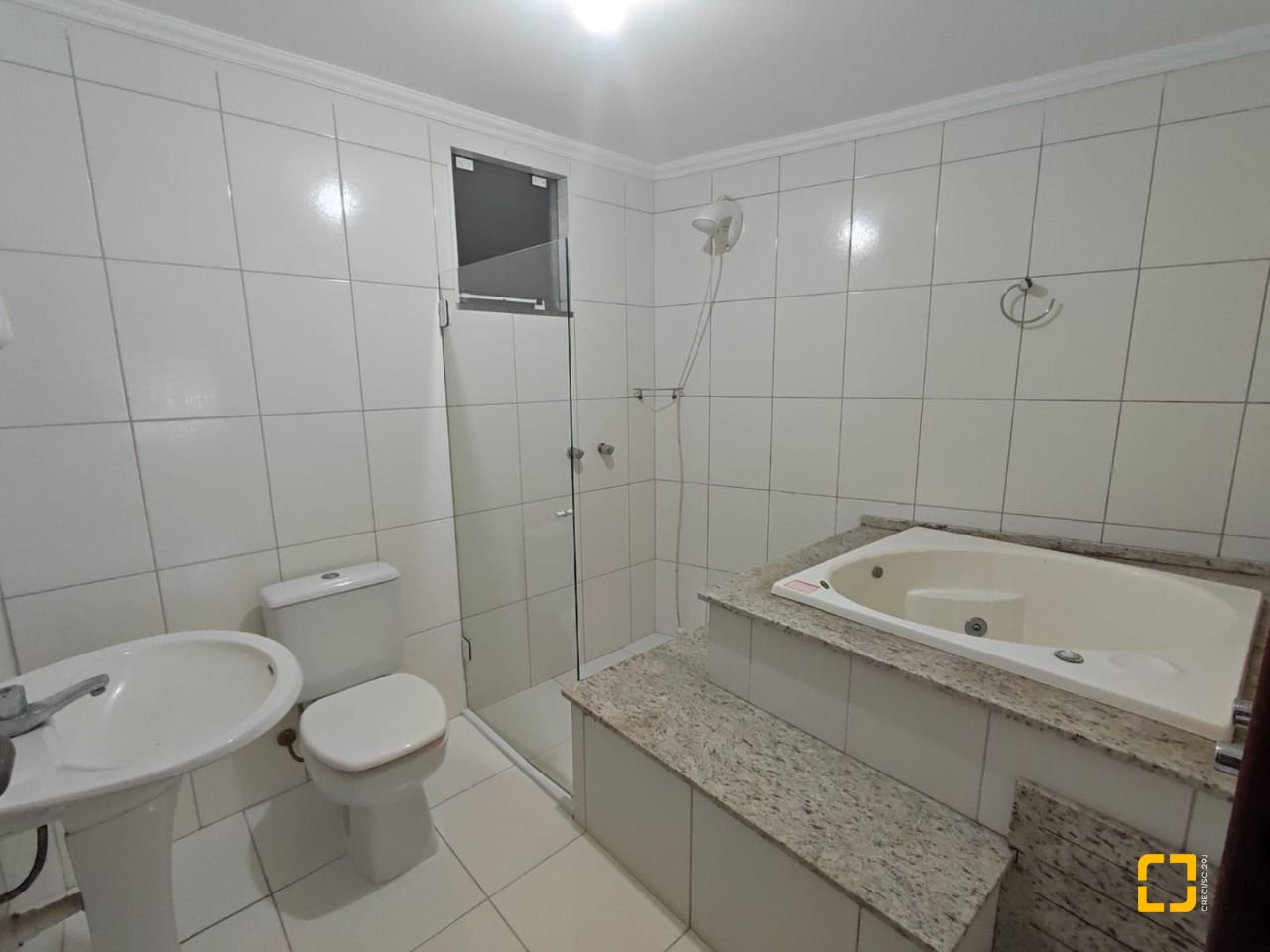 Casa de Condomínio com 287m², 6 quartos (sendo 4 suítes), 3 garagens, no bairro Bosque das Mansões em São José