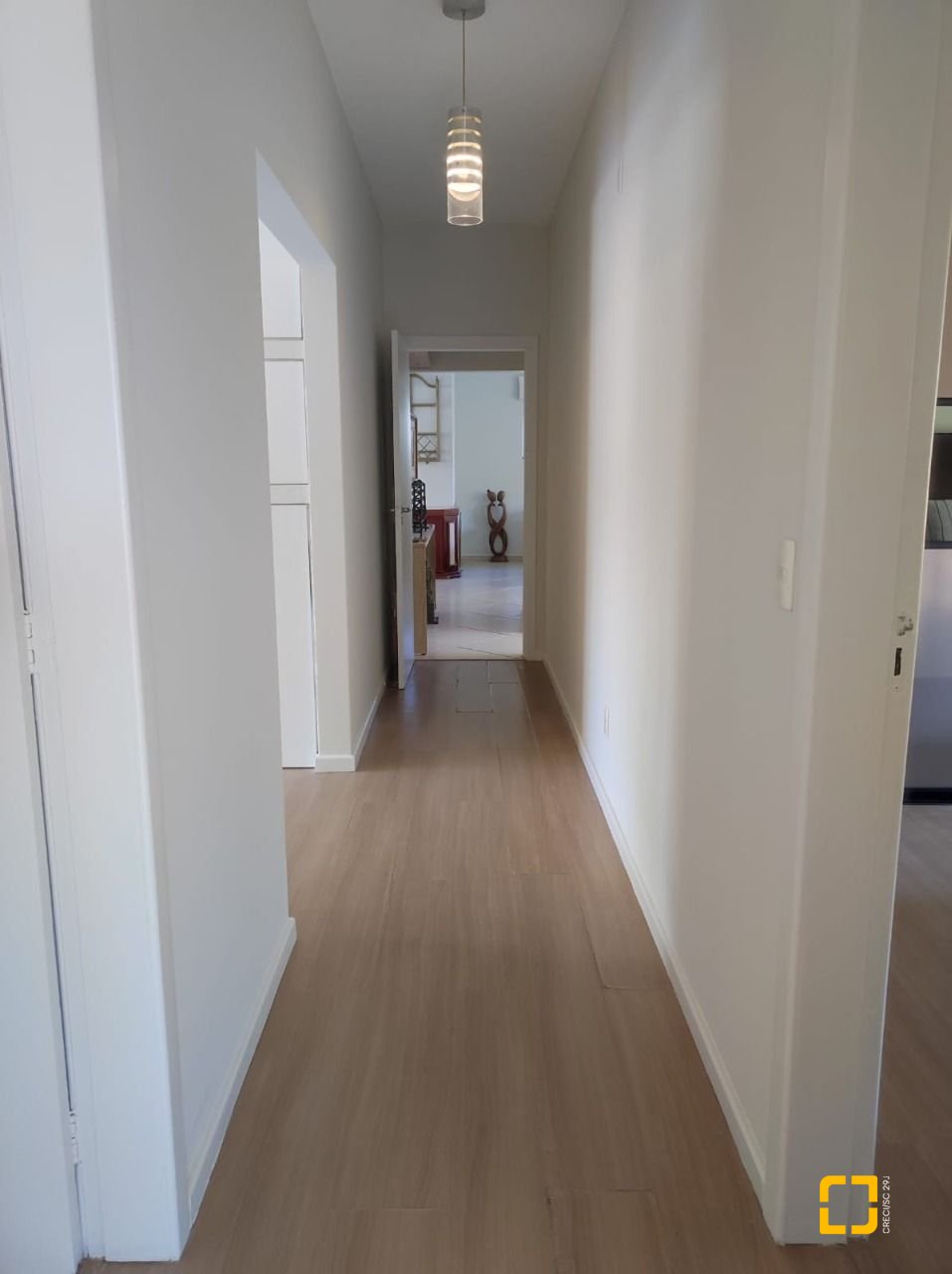 Casa de Condomínio com 287m², 6 quartos (sendo 4 suítes), 3 garagens, no bairro Bosque das Mansões em São José