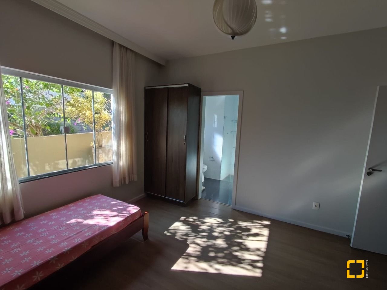 Casa de Condomínio com 287m², 6 quartos (sendo 4 suítes), 3 garagens, no bairro Bosque das Mansões em São José