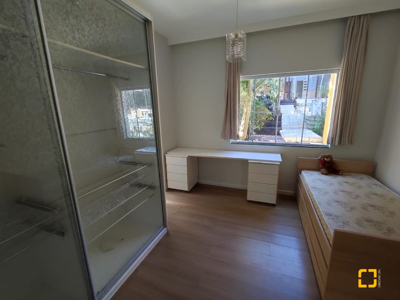 Casa de Condomínio com 287m², 6 quartos (sendo 4 suítes), 3 garagens, no bairro Bosque das Mansões em São José