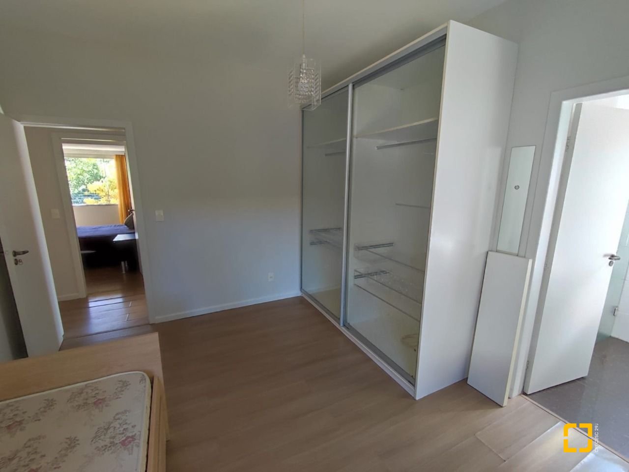 Casa de Condomínio com 287m², 6 quartos (sendo 4 suítes), 3 garagens, no bairro Bosque das Mansões em São José
