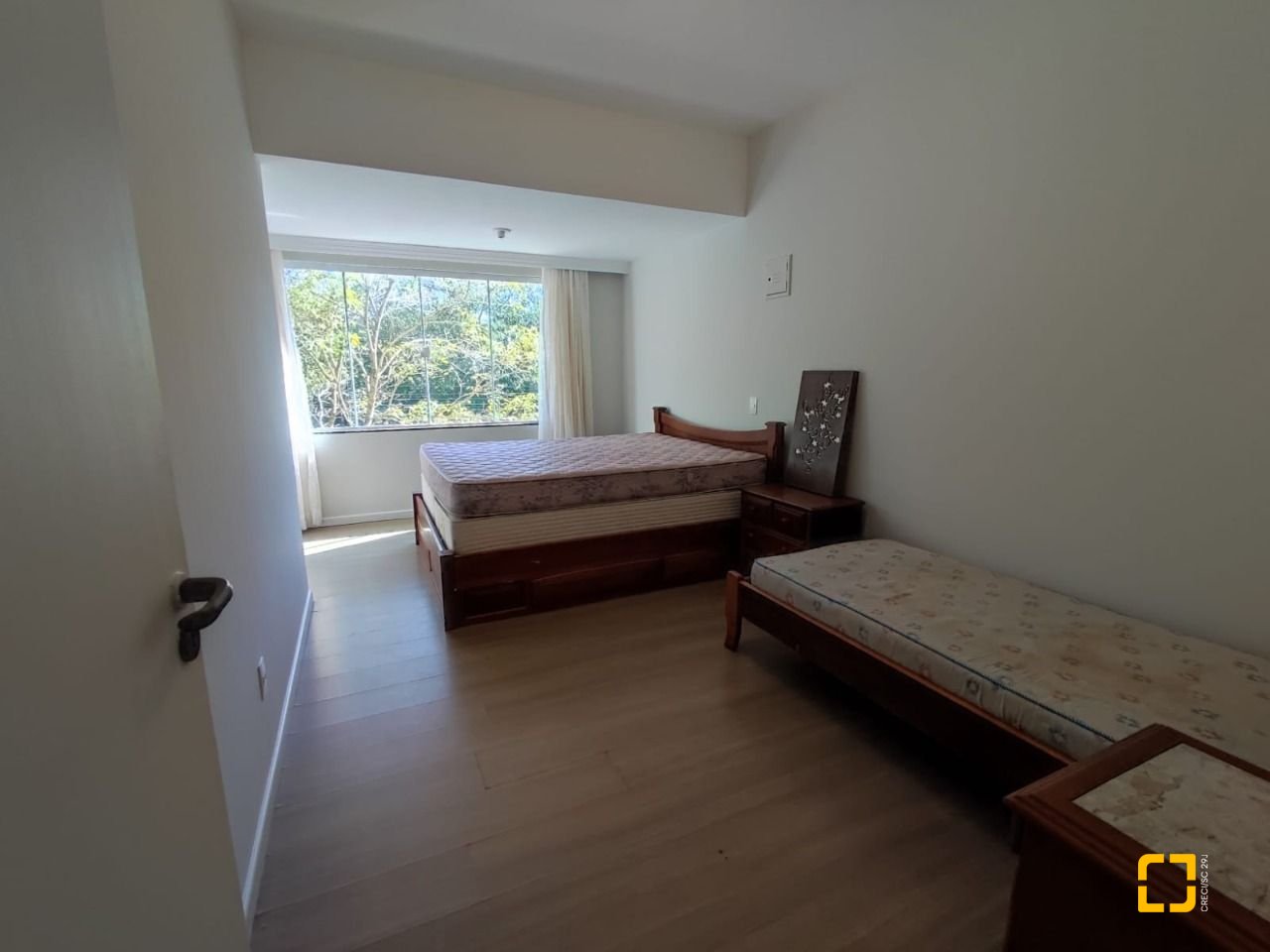Casa de Condomínio com 287m², 6 quartos (sendo 4 suítes), 3 garagens, no bairro Bosque das Mansões em São José