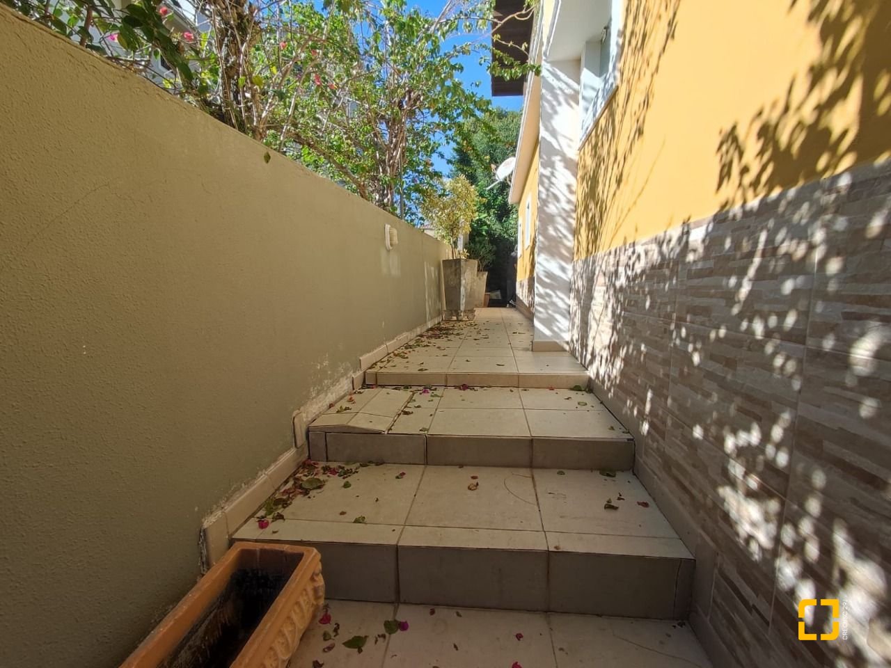 Casa de Condomínio com 287m², 6 quartos (sendo 4 suítes), 3 garagens, no bairro Bosque das Mansões em São José