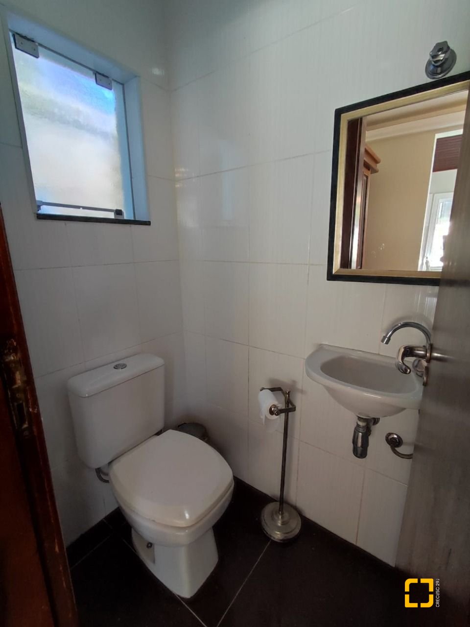Casa de Condomínio com 287m², 6 quartos (sendo 4 suítes), 3 garagens, no bairro Bosque das Mansões em São José