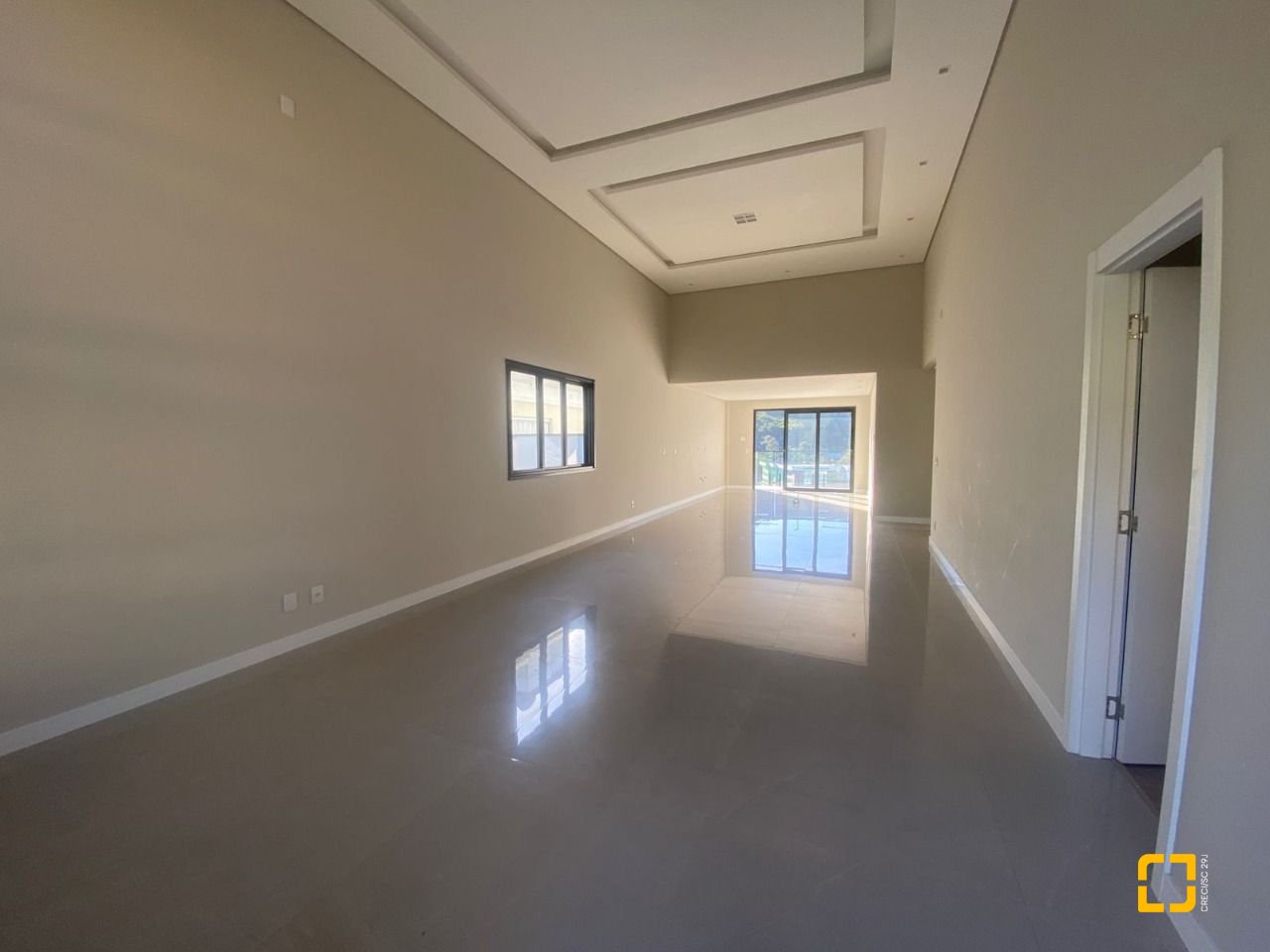 Casa com 300m², 3 quartos (sendo 2 suítes), 2 garagens, no bairro Pedra Branca em Palhoça