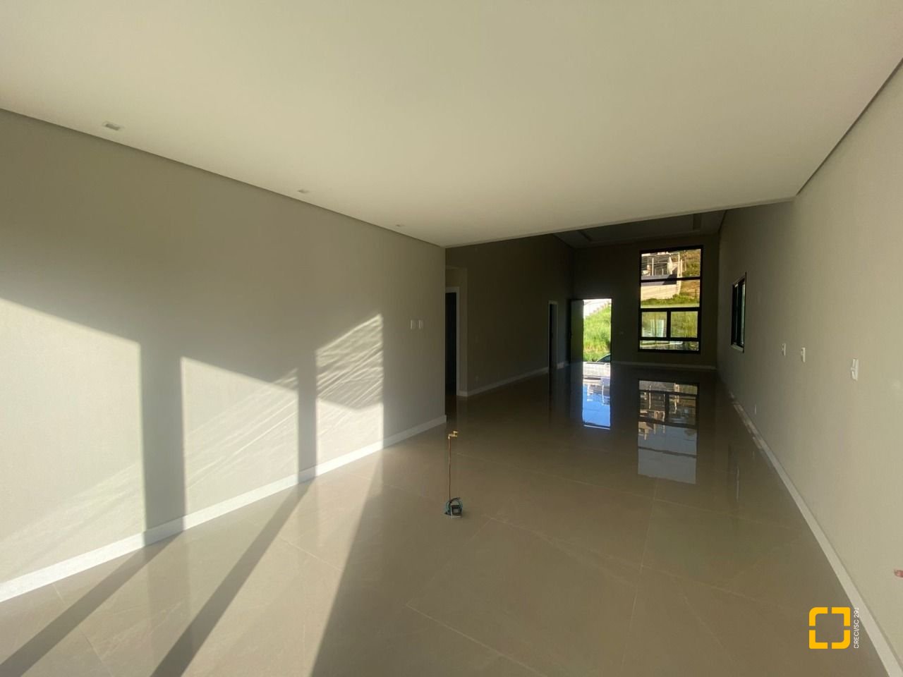 Casa com 300m², 3 quartos (sendo 2 suítes), 2 garagens, no bairro Pedra Branca em Palhoça