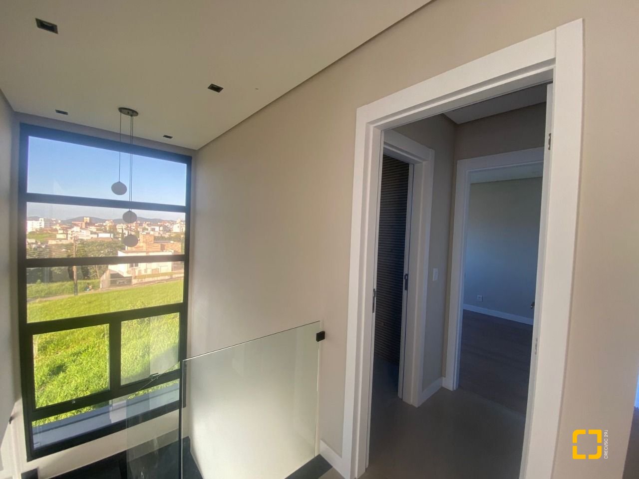 Casa com 300m², 3 quartos (sendo 2 suítes), 2 garagens, no bairro Pedra Branca em Palhoça