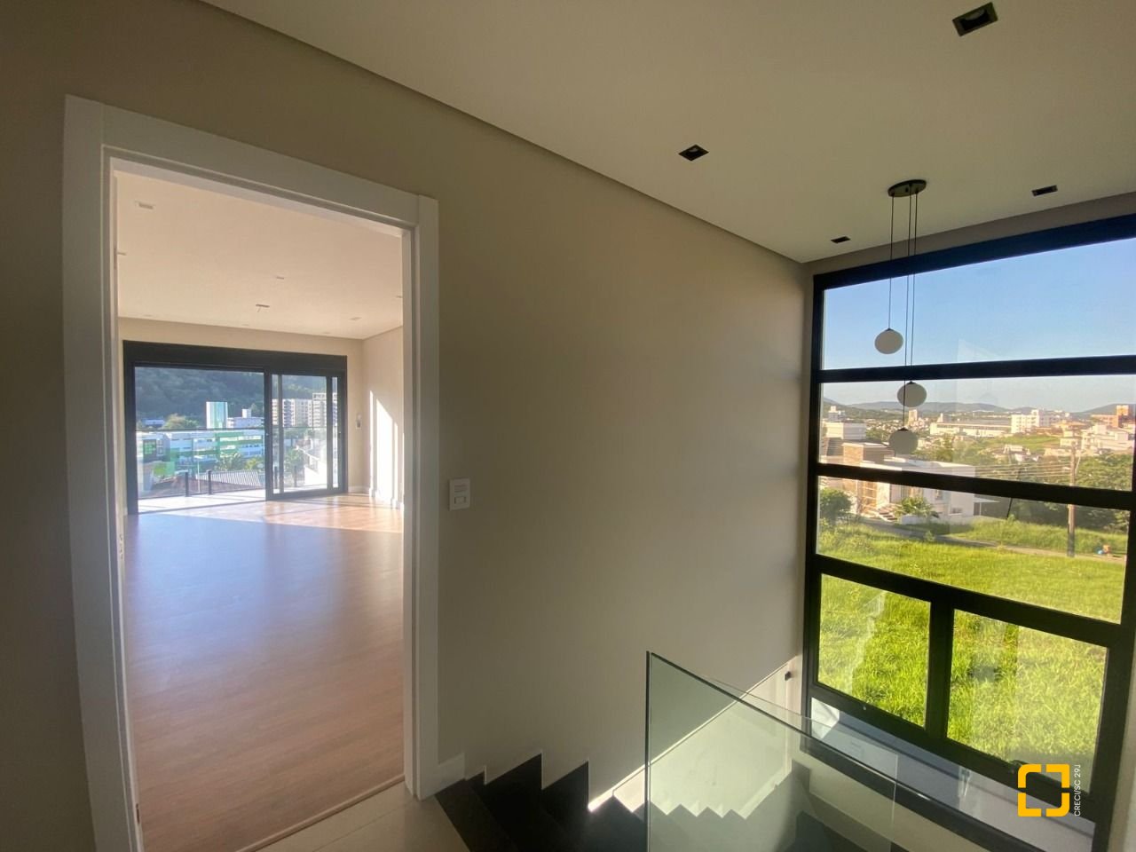 Casa com 300m², 3 quartos (sendo 2 suítes), 2 garagens, no bairro Pedra Branca em Palhoça
