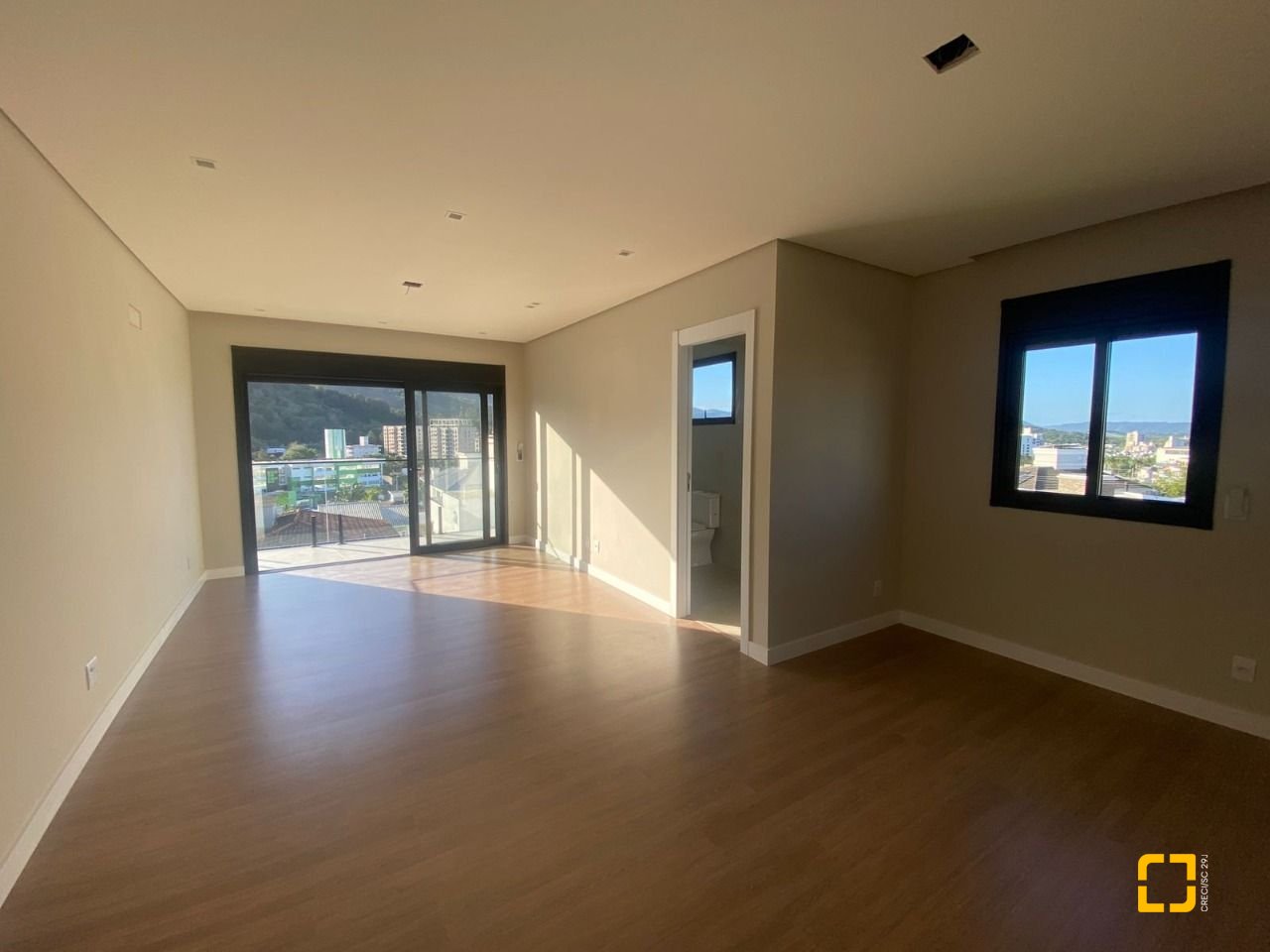 Casa com 300m², 3 quartos (sendo 2 suítes), 2 garagens, no bairro Pedra Branca em Palhoça