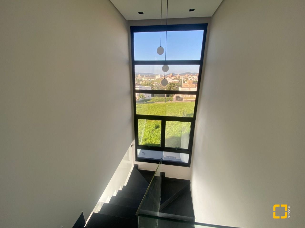 Casa com 300m², 3 quartos (sendo 2 suítes), 2 garagens, no bairro Pedra Branca em Palhoça