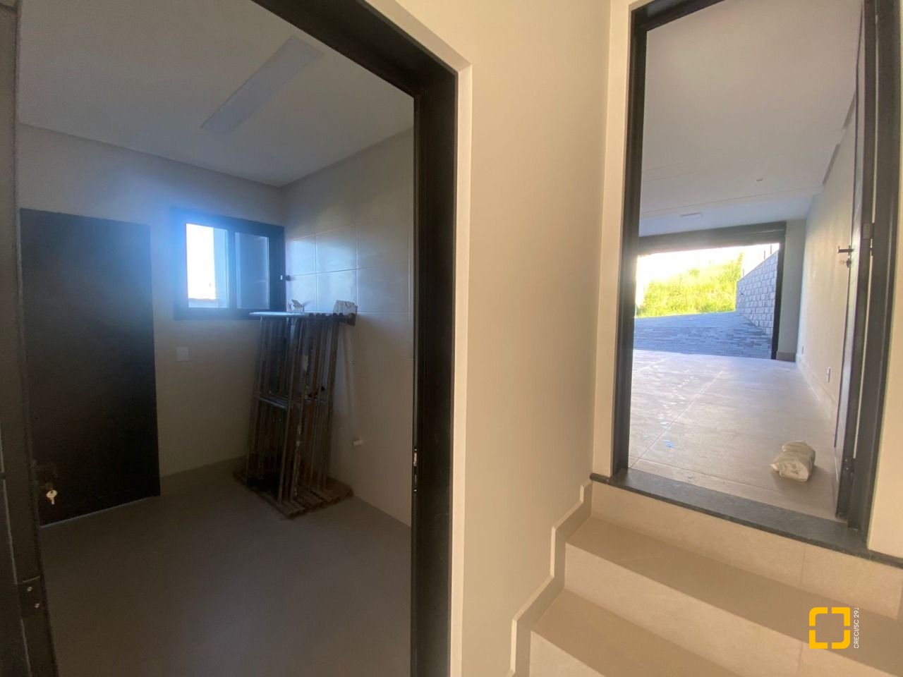 Casa com 300m², 3 quartos (sendo 2 suítes), 2 garagens, no bairro Pedra Branca em Palhoça