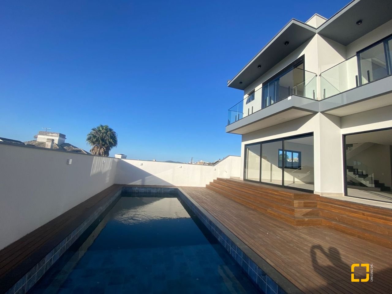 Casa com 300m², 3 quartos (sendo 2 suítes), 2 garagens, no bairro Pedra Branca em Palhoça