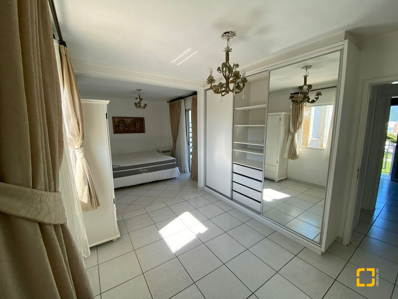 Casa com 270m², 4 garagens, no bairro Ingleses em Florianópolis