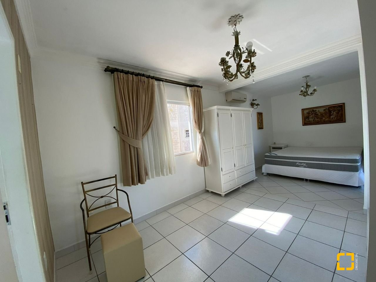 Casa com 270m², 4 garagens, no bairro Ingleses em Florianópolis