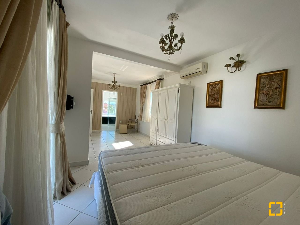 Casa com 270m², 4 garagens, no bairro Ingleses em Florianópolis