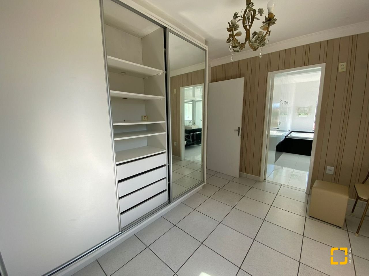Casa com 270m², 4 garagens, no bairro Ingleses em Florianópolis
