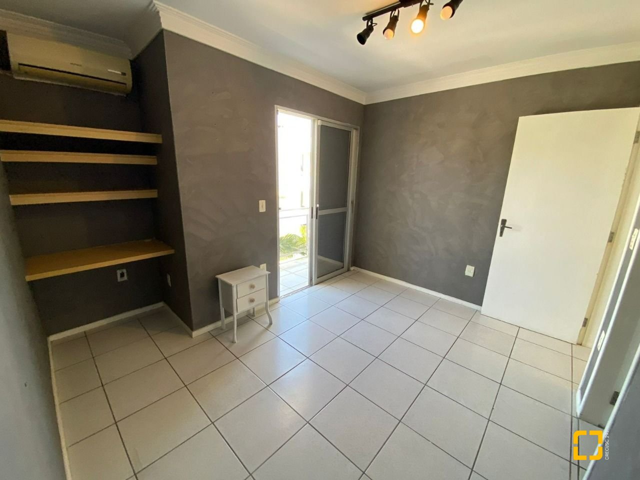 Casa com 270m², 4 garagens, no bairro Ingleses em Florianópolis