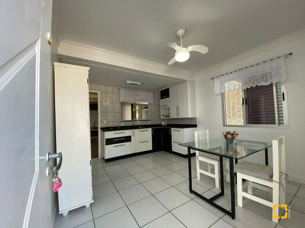 Casa com 270m², 4 garagens, no bairro Ingleses em Florianópolis