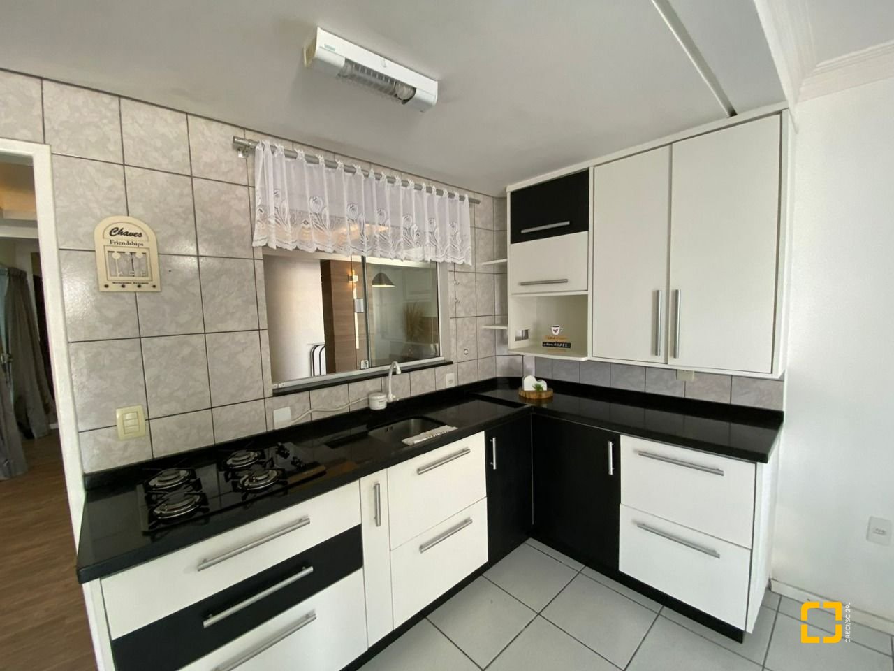 Casa com 270m², 4 garagens, no bairro Ingleses em Florianópolis