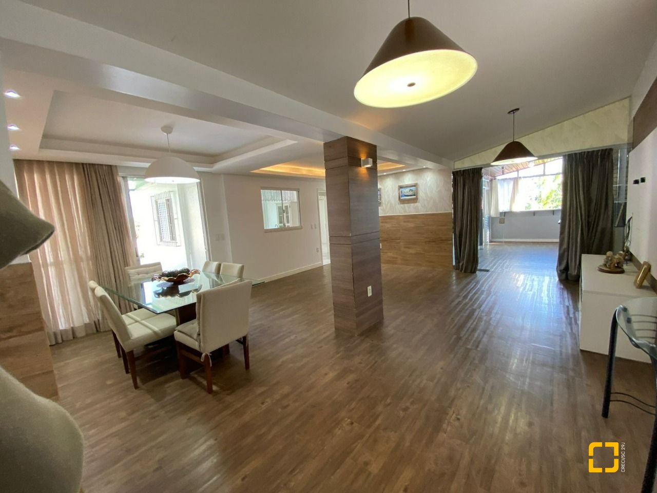 Casa com 270m², 4 garagens, no bairro Ingleses em Florianópolis