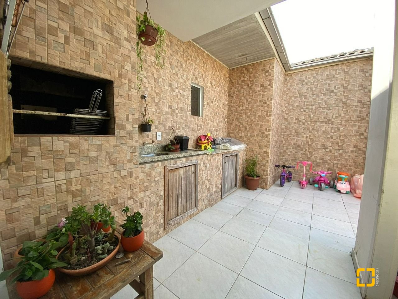 Apartamento com 120m², 4 quartos (sendo 1 suíte), 2 garagens, no bairro Ingleses em Florianópolis