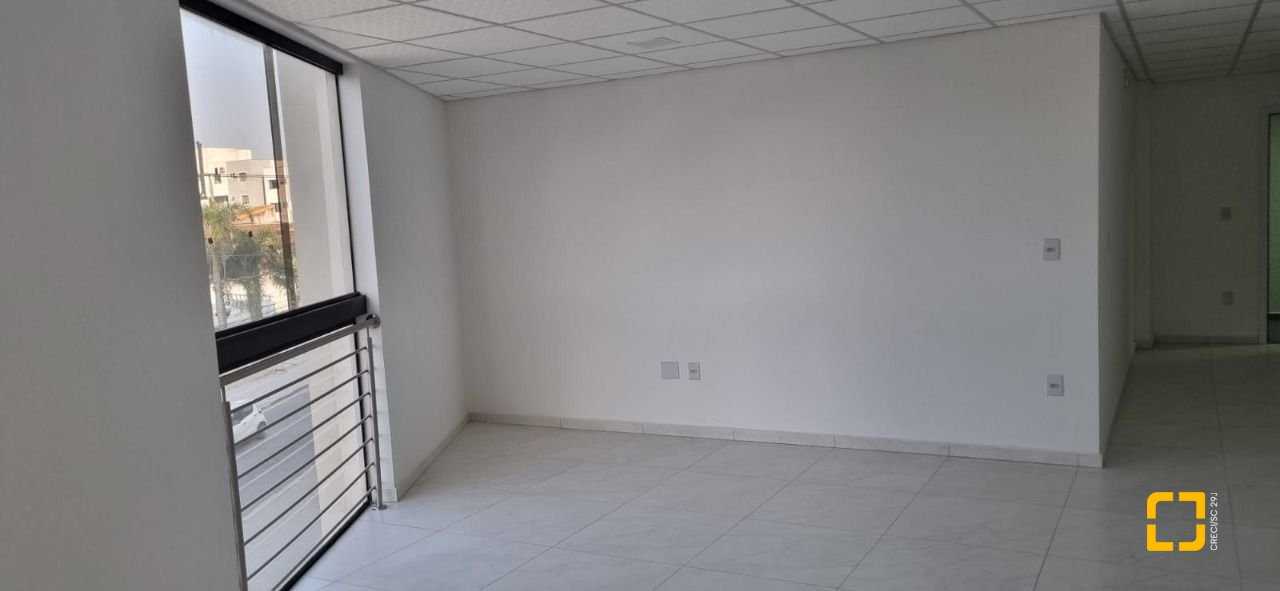 Sala com 42m², 1 garagem, no bairro Ingleses do Rio Vermelho em Florianópolis