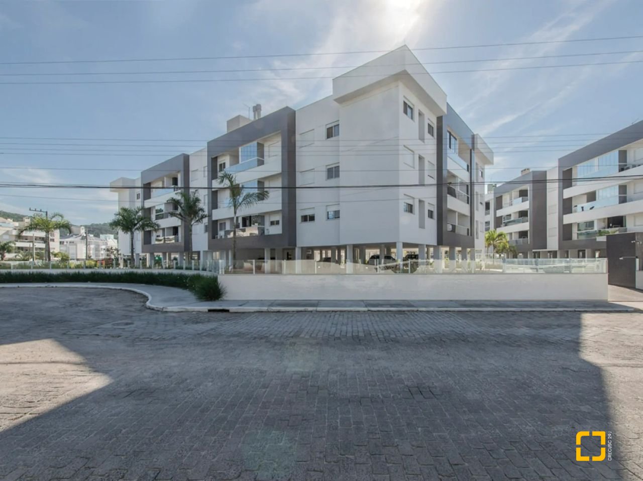 Apartamento com 81m², 4 quartos (sendo 2 suítes), 2 garagens, no bairro Ingleses em Florianópolis