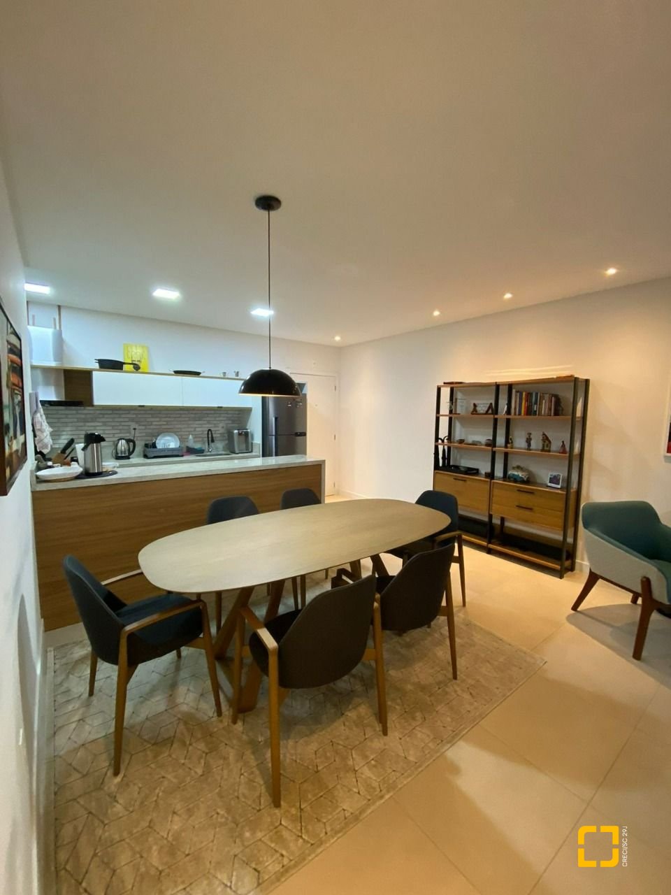 Apartamento com 81m², 4 quartos (sendo 2 suítes), 2 garagens, no bairro Ingleses em Florianópolis