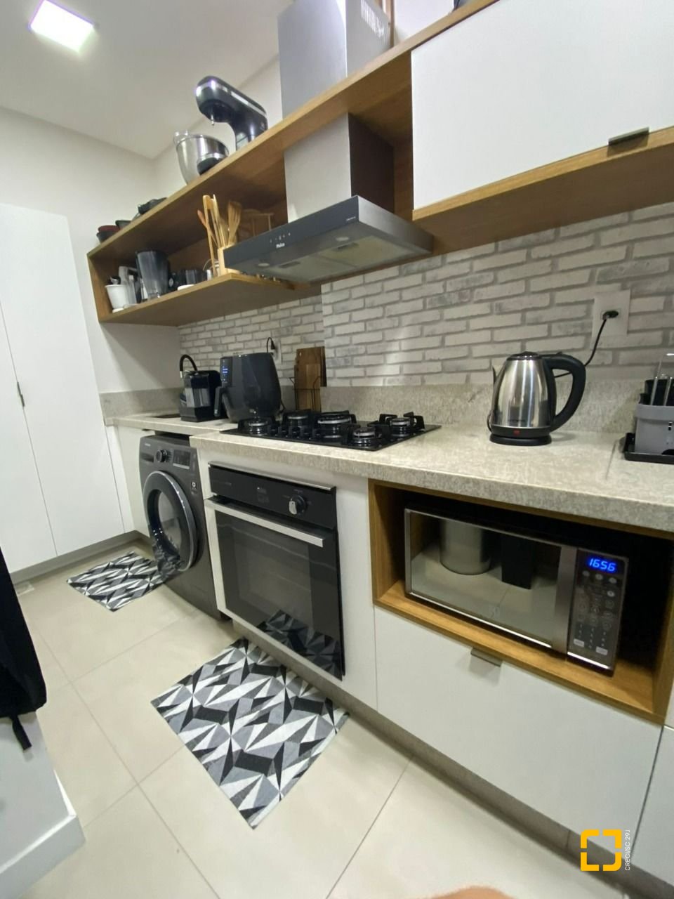 Apartamento com 81m², 4 quartos (sendo 2 suítes), 2 garagens, no bairro Ingleses em Florianópolis
