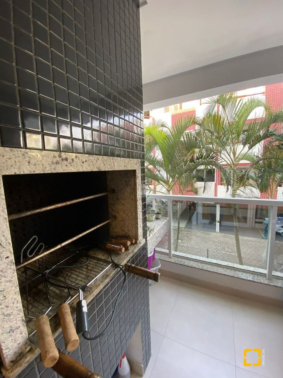 Apartamento com 81m², 4 quartos (sendo 2 suítes), 2 garagens, no bairro Ingleses em Florianópolis