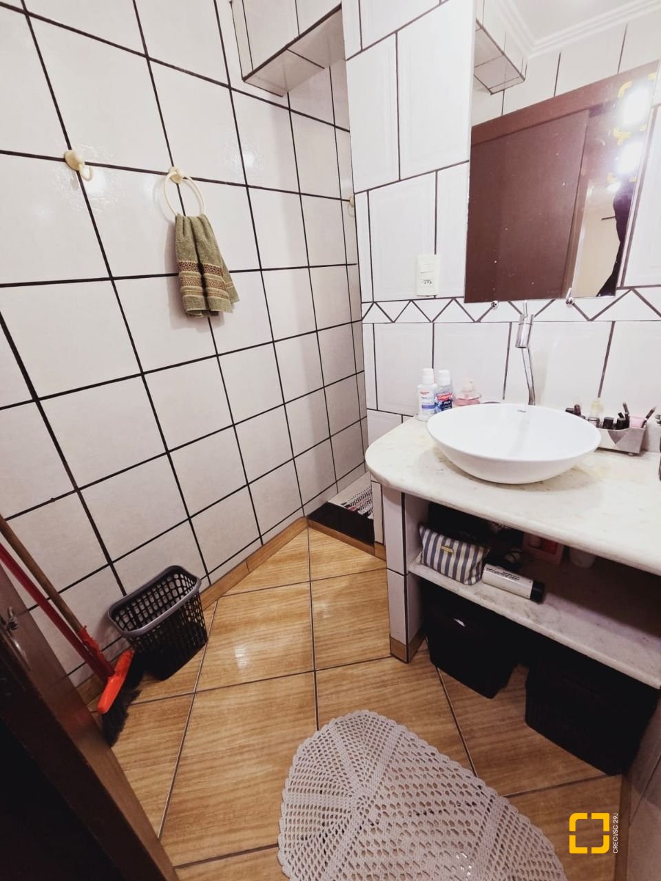Casa com 221m², 6 quartos (sendo 2 suítes), 1 garagem, no bairro Estreito em Florianópolis