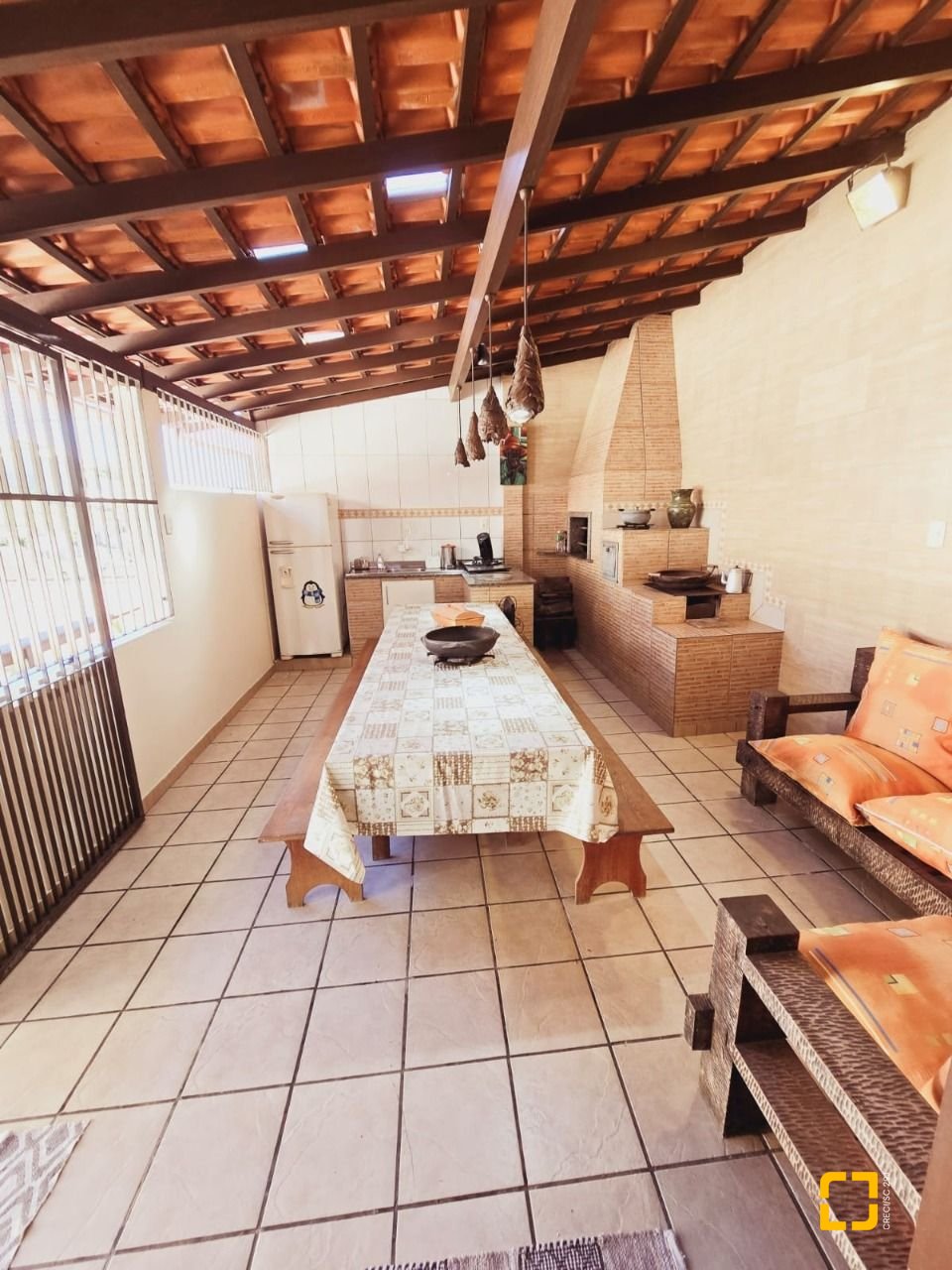 Casa com 221m², 6 quartos (sendo 2 suítes), 1 garagem, no bairro Estreito em Florianópolis