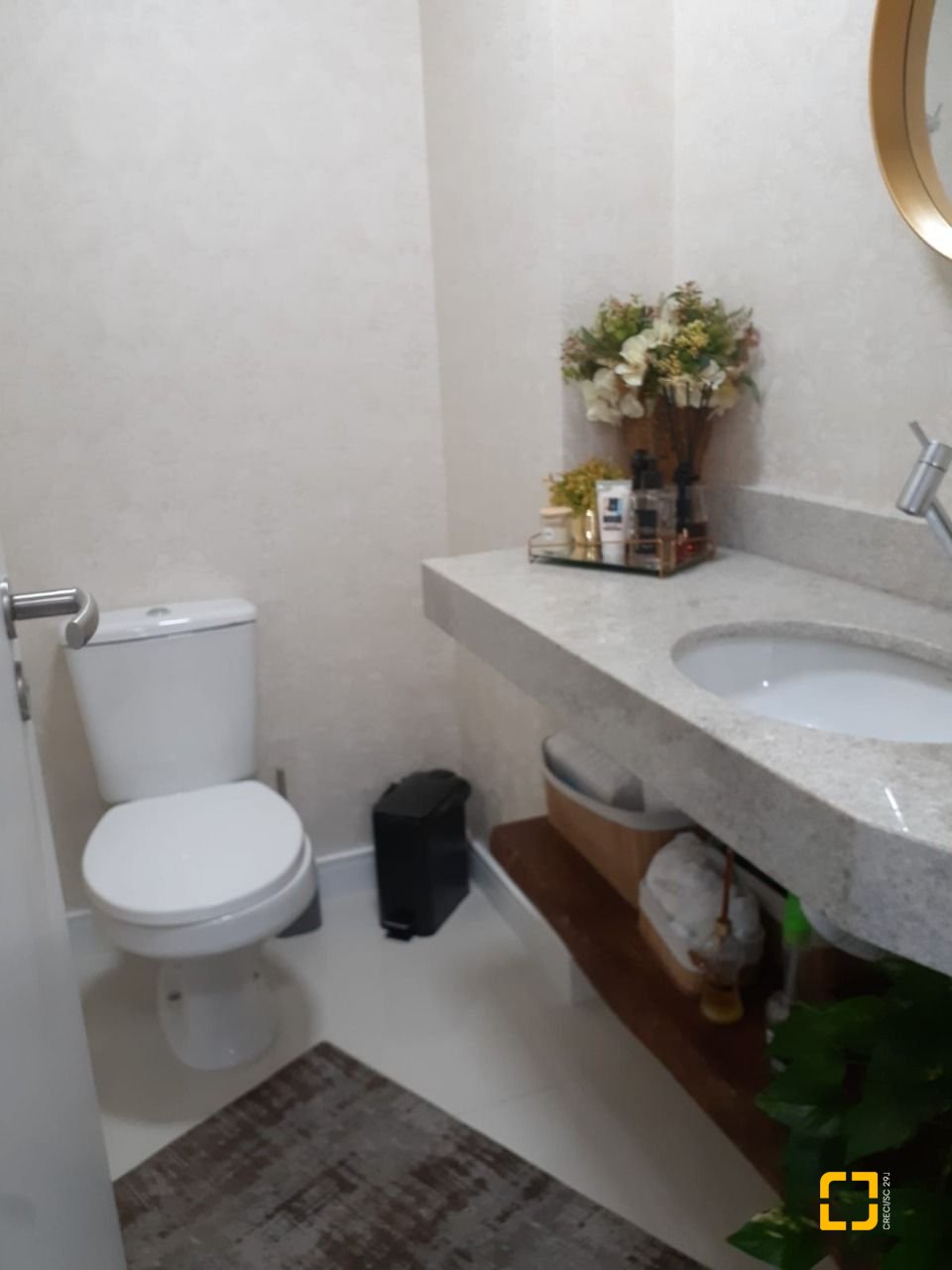Sala com 32m², no bairro Barreiros em São José