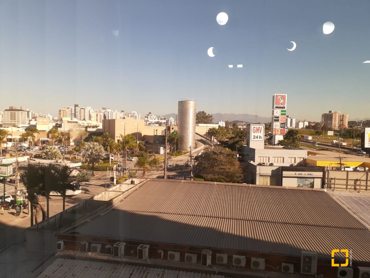 Sala com 32m², no bairro Barreiros em São José