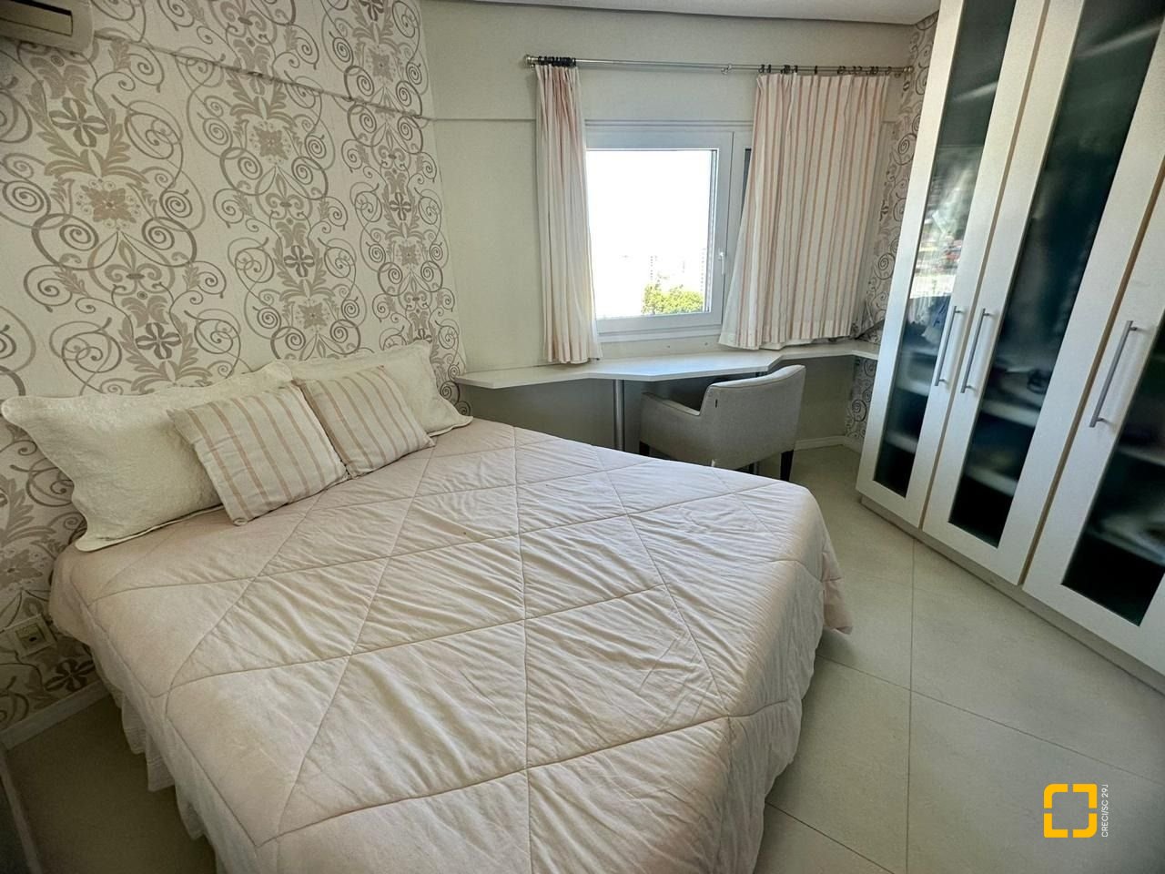 Cobertura com 162m², 4 quartos (sendo 1 suíte), 1 garagem, no bairro Centro em Florianópolis