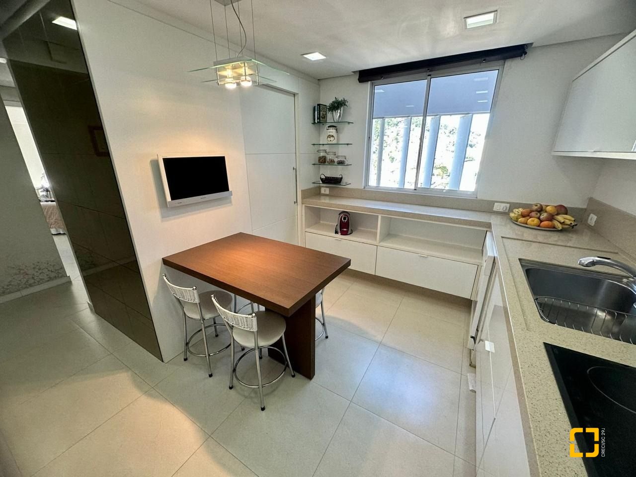 Cobertura com 162m², 4 quartos (sendo 1 suíte), 1 garagem, no bairro Centro em Florianópolis