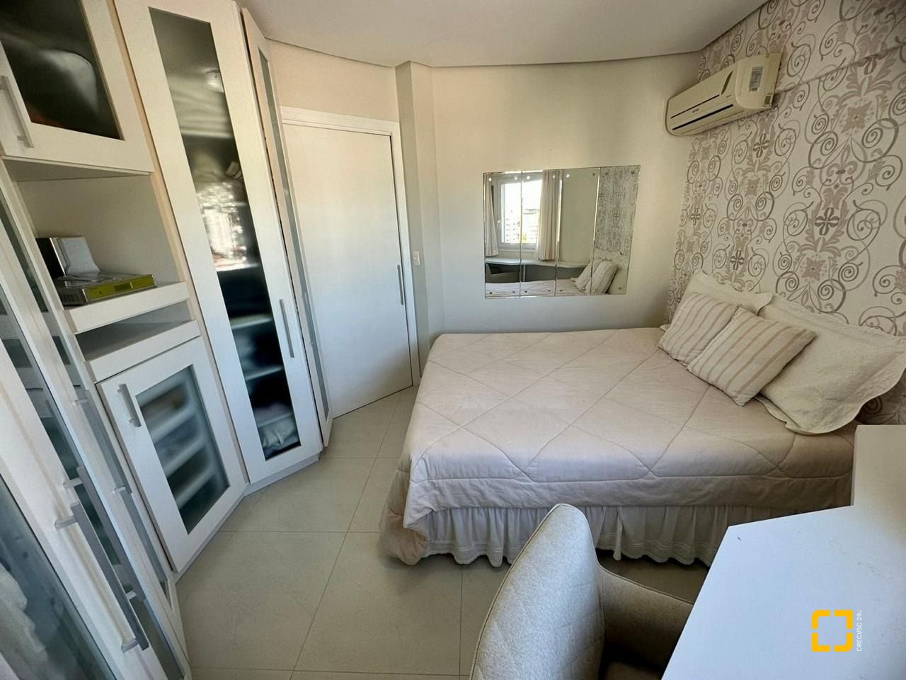 Cobertura com 162m², 4 quartos (sendo 1 suíte), 1 garagem, no bairro Centro em Florianópolis