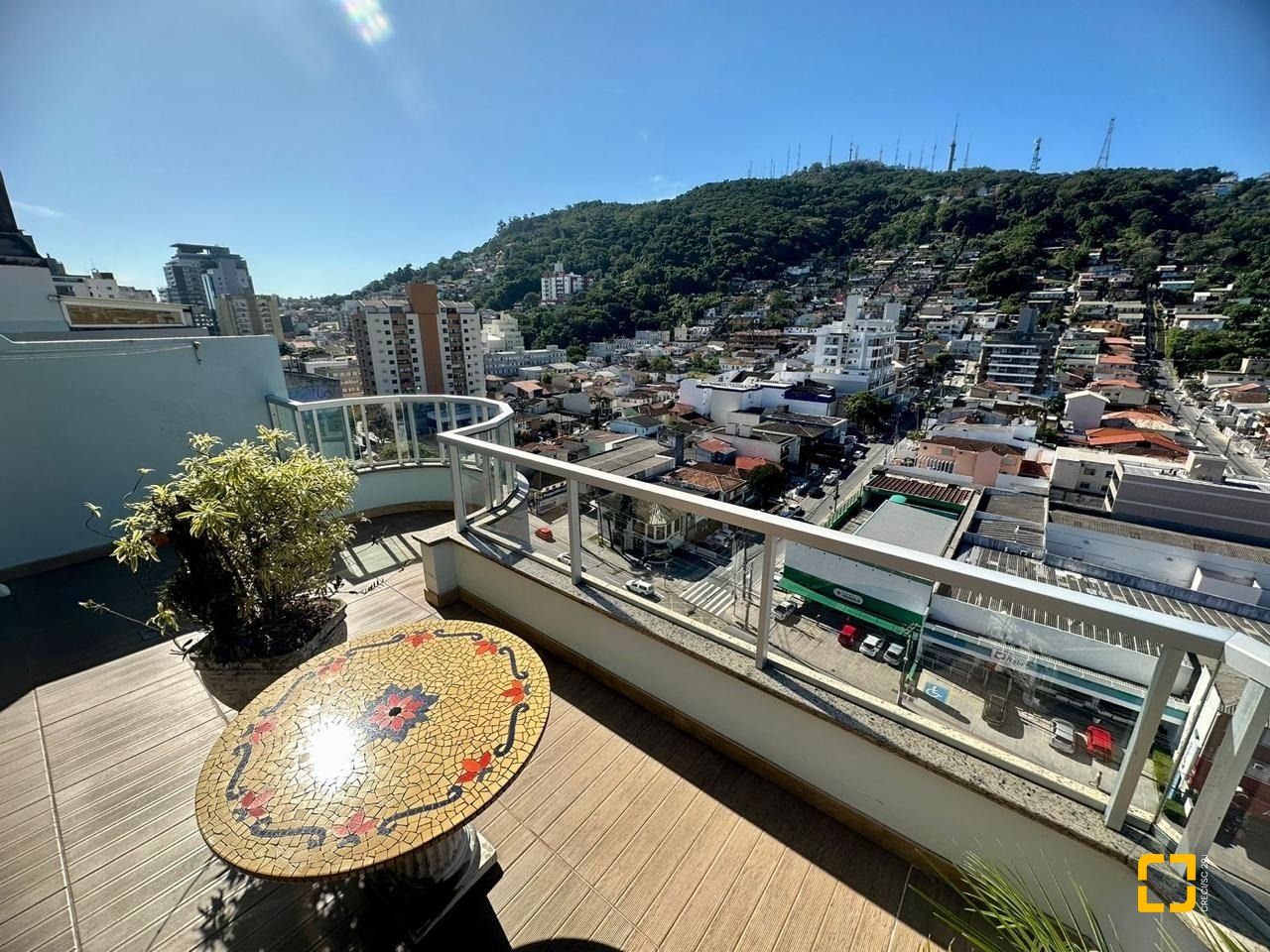 Cobertura com 162m², 4 quartos (sendo 1 suíte), 1 garagem, no bairro Centro em Florianópolis