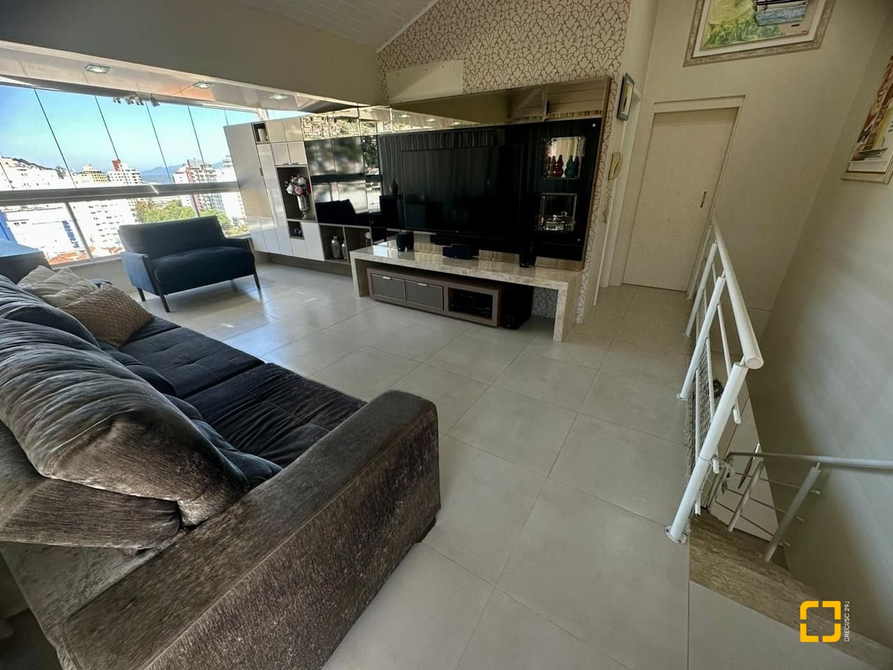 Cobertura com 162m², 4 quartos (sendo 1 suíte), 1 garagem, no bairro Centro em Florianópolis