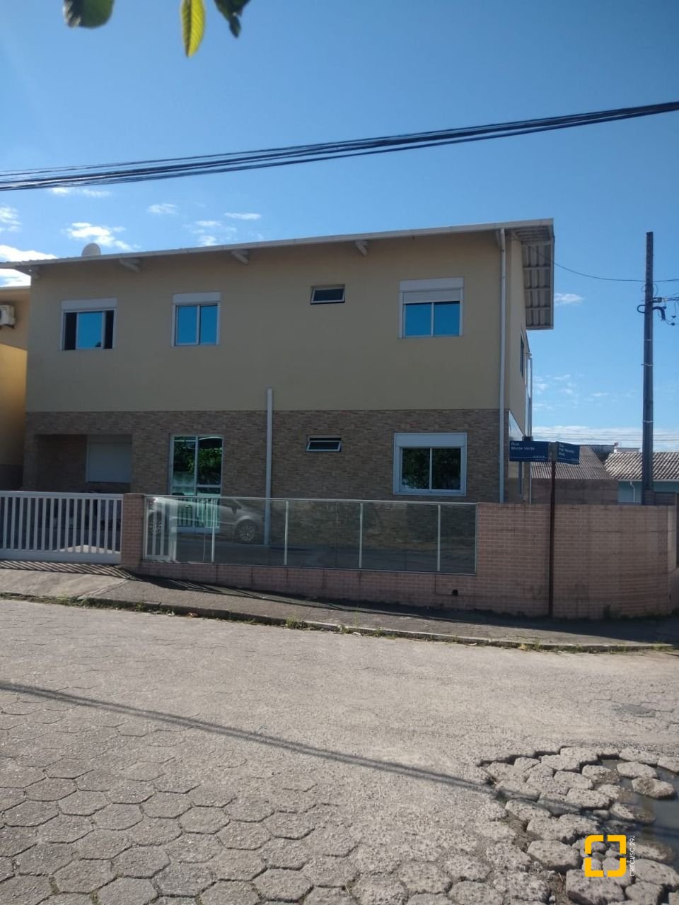 Casa com 350m², 7 quartos (sendo 1 suíte), 5 garagens, no bairro Passa Vinte em Palhoça