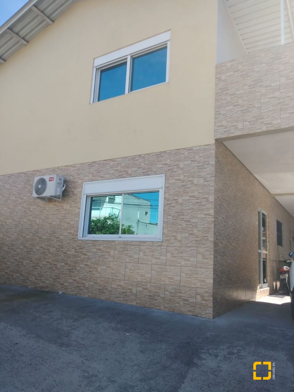 Casa com 350m², 7 quartos (sendo 1 suíte), 5 garagens, no bairro Passa Vinte em Palhoça