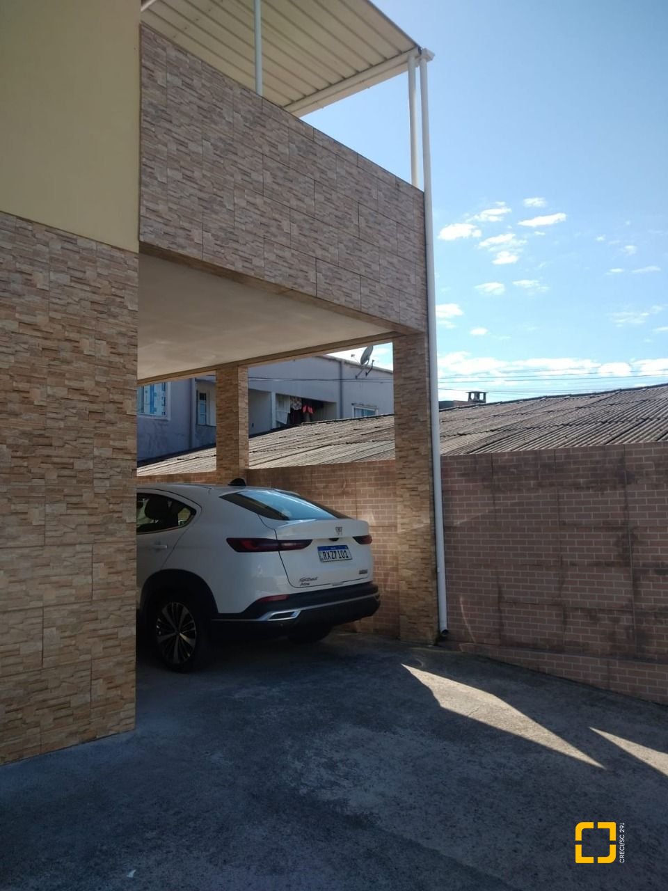 Casa com 350m², 7 quartos (sendo 1 suíte), 5 garagens, no bairro Passa Vinte em Palhoça