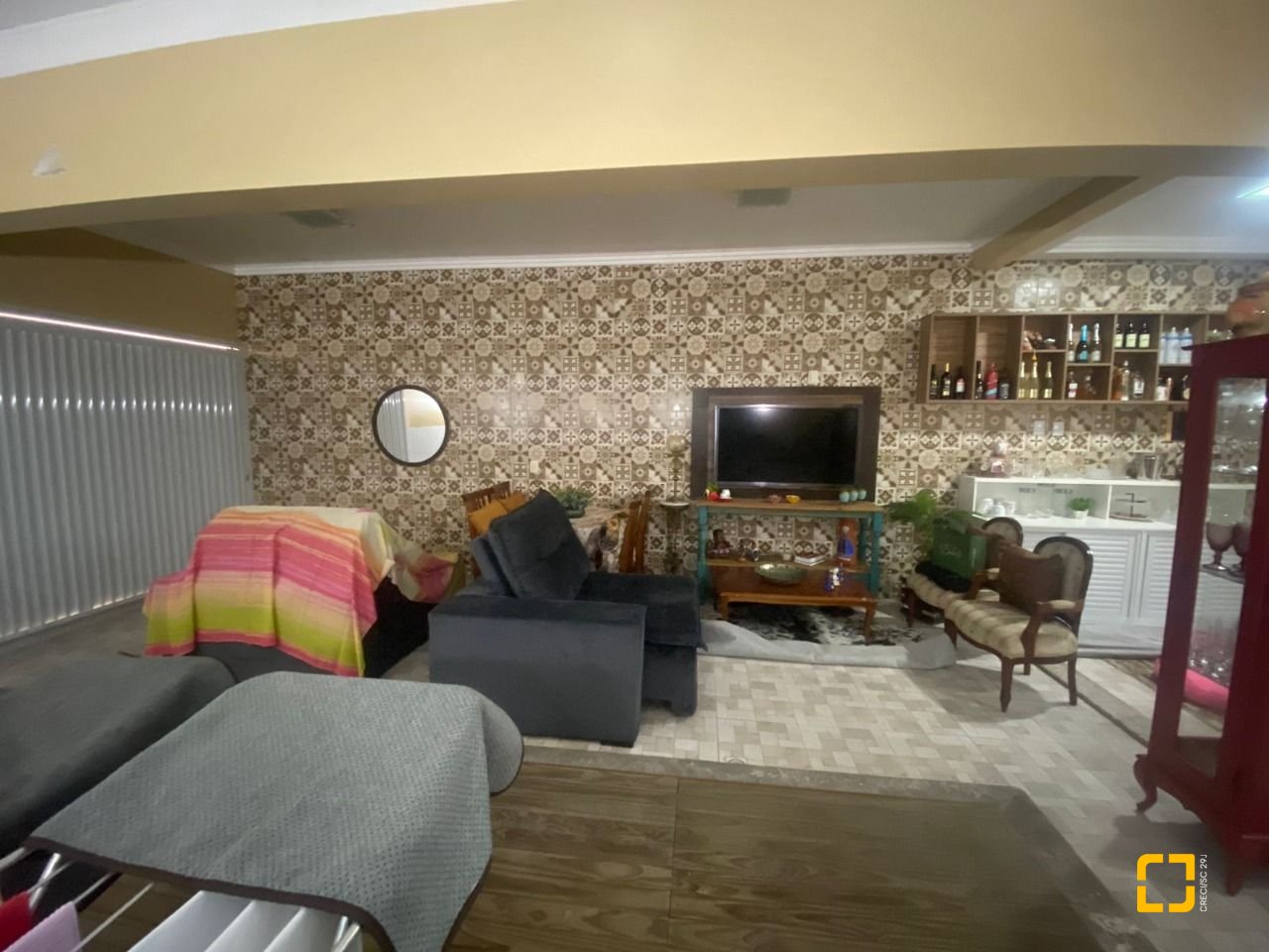Casa com 350m², 7 quartos (sendo 1 suíte), 5 garagens, no bairro Passa Vinte em Palhoça