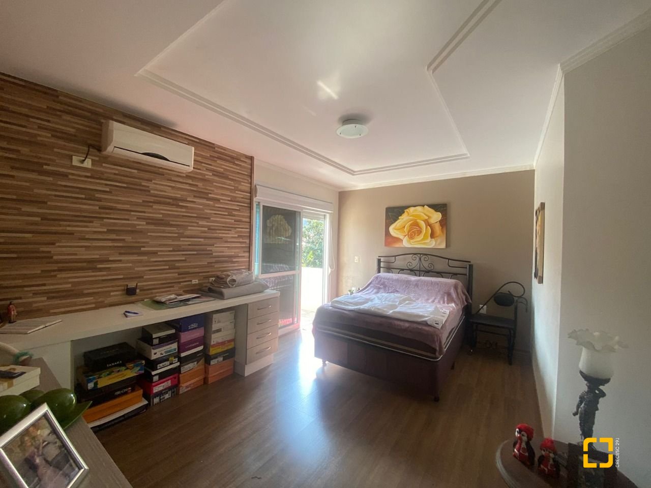Casa com 350m², 7 quartos (sendo 1 suíte), 5 garagens, no bairro Passa Vinte em Palhoça