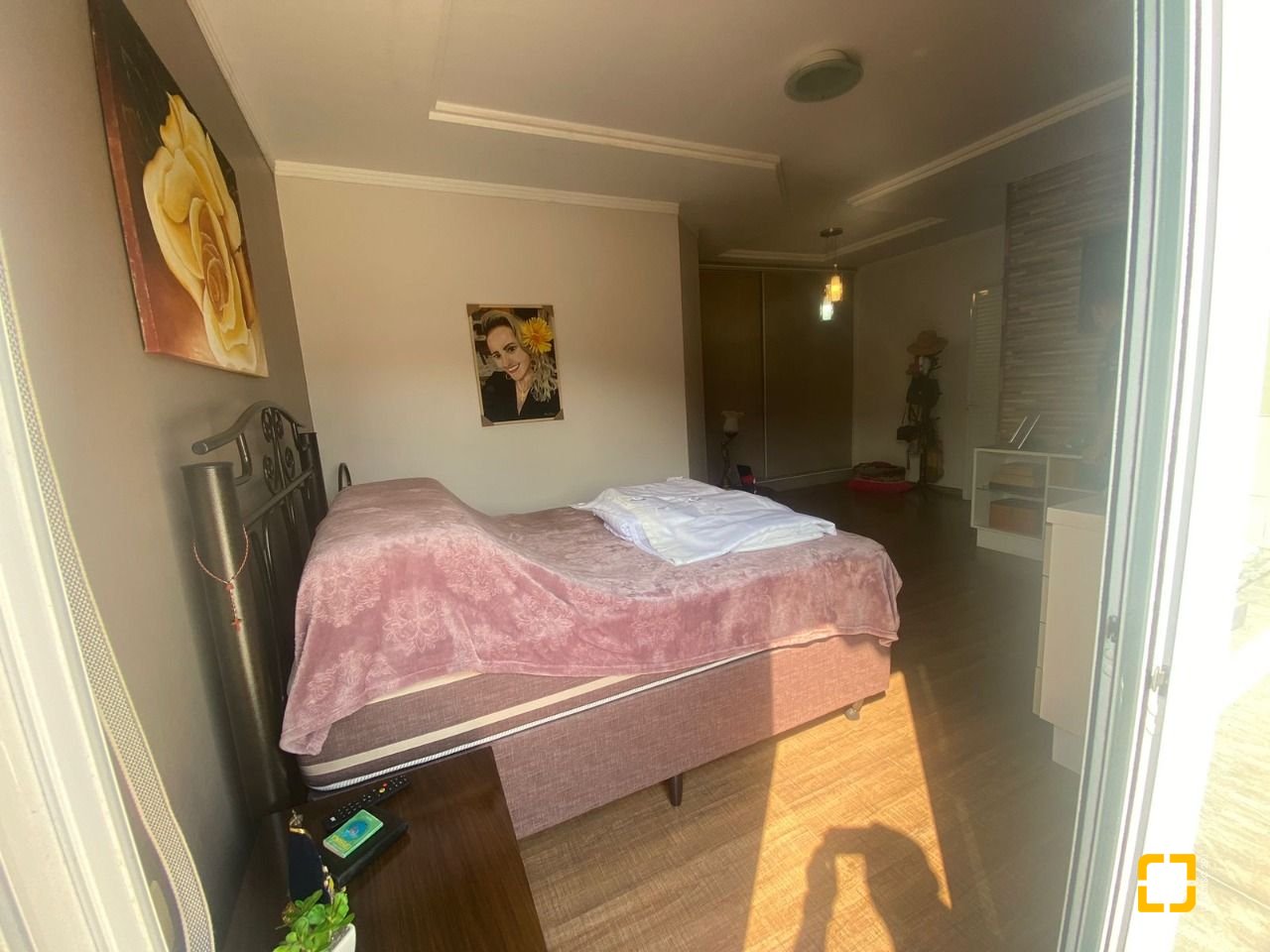 Casa com 350m², 7 quartos (sendo 1 suíte), 5 garagens, no bairro Passa Vinte em Palhoça