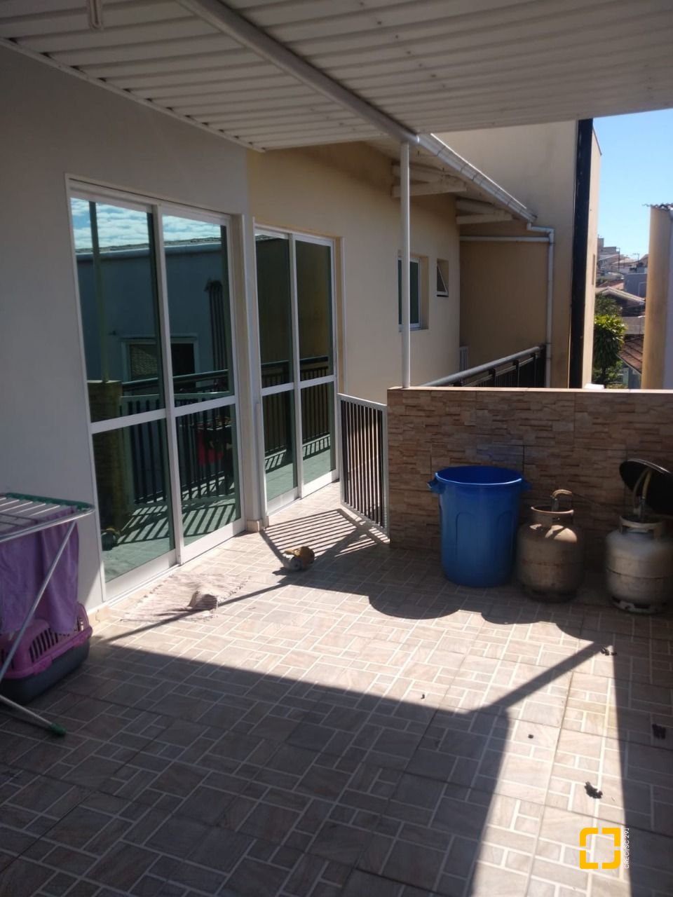 Casa com 350m², 7 quartos (sendo 1 suíte), 5 garagens, no bairro Passa Vinte em Palhoça