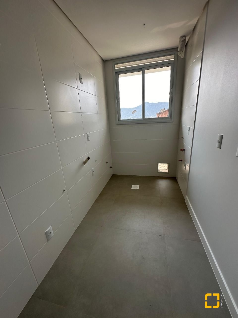 Apartamento com 44m², 1 quarto, 1 garagem, no bairro Açores em Florianópolis