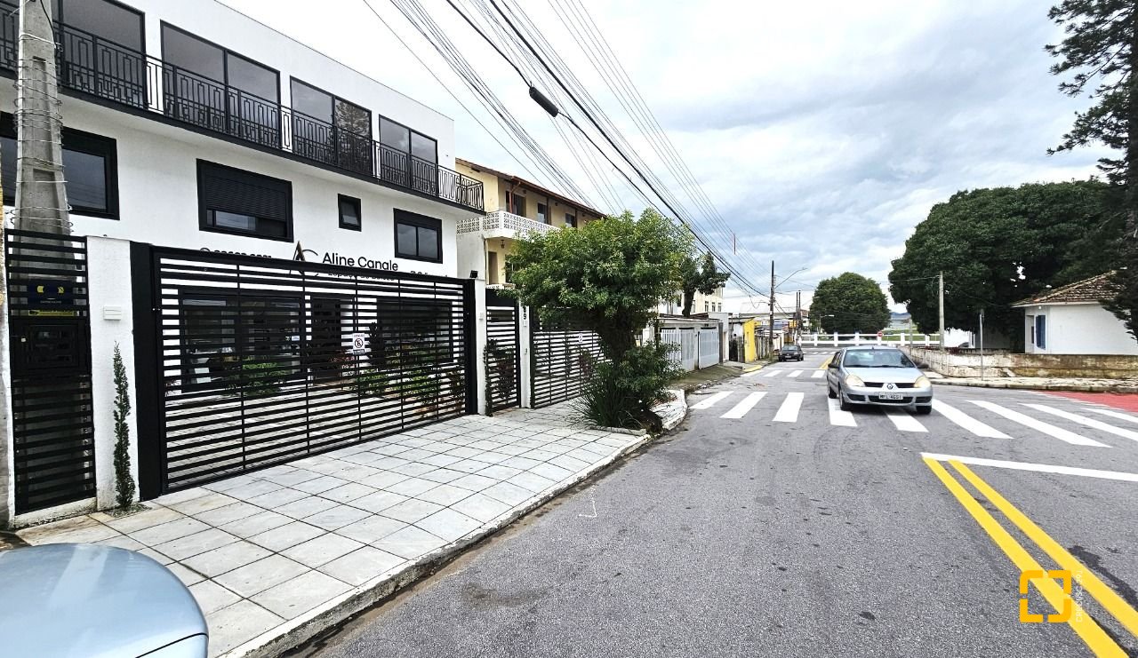 Prédio com 240m², 2 garagens, no bairro Jardim Atlântico em Florianópolis