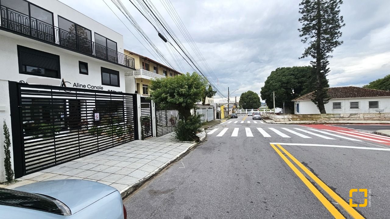 Prédio com 240m², 2 garagens, no bairro Jardim Atlântico em Florianópolis